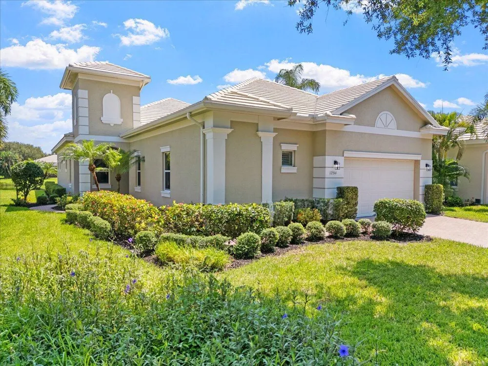 1254 River Reach Drive Vero Beach, FL 32967