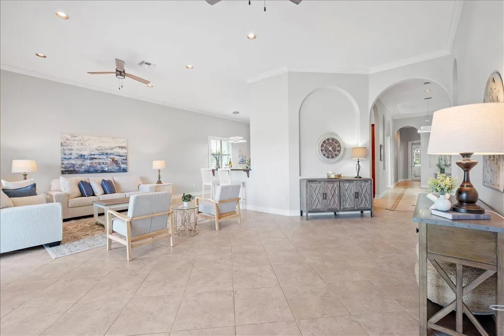 1254 River Reach Drive Vero Beach, FL 32967