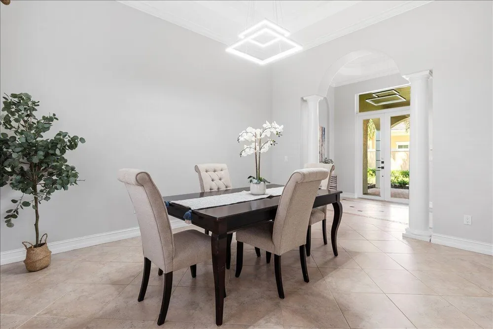 1254 River Reach Drive Vero Beach, FL 32967