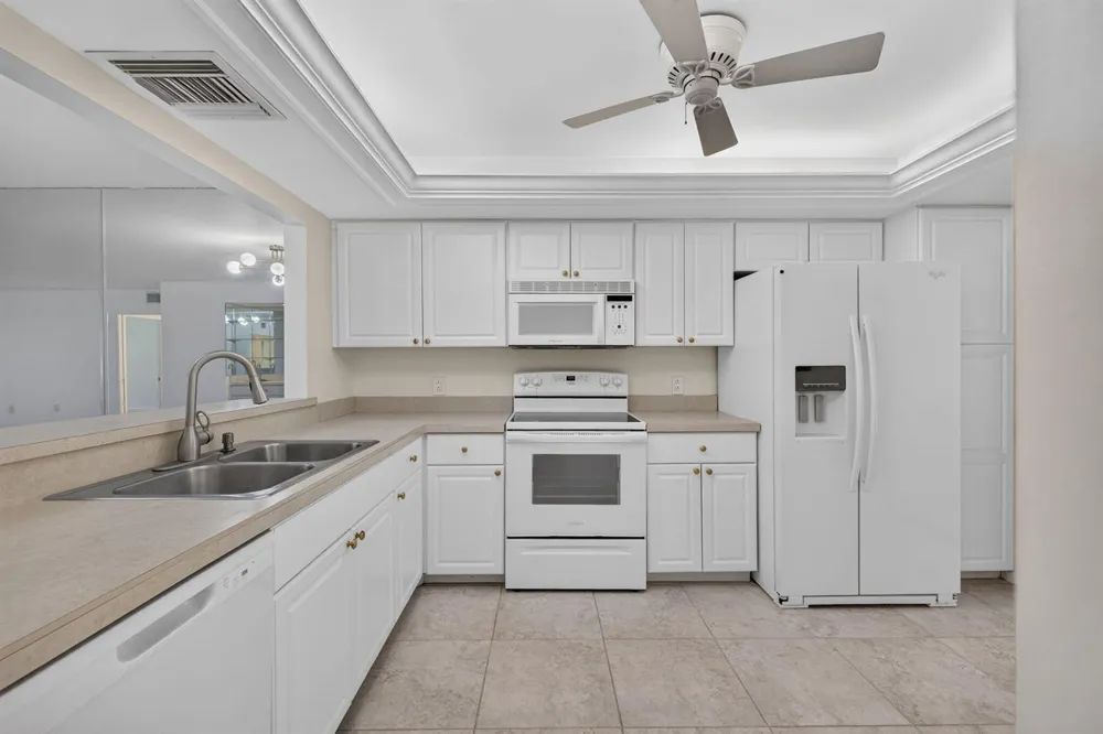9460 Meadowood Drive #104 Fort Pierce, FL 34951
