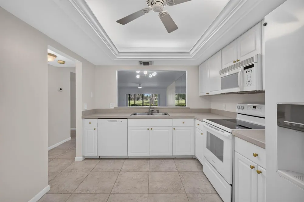 9460 Meadowood Drive #104 Fort Pierce, FL 34951