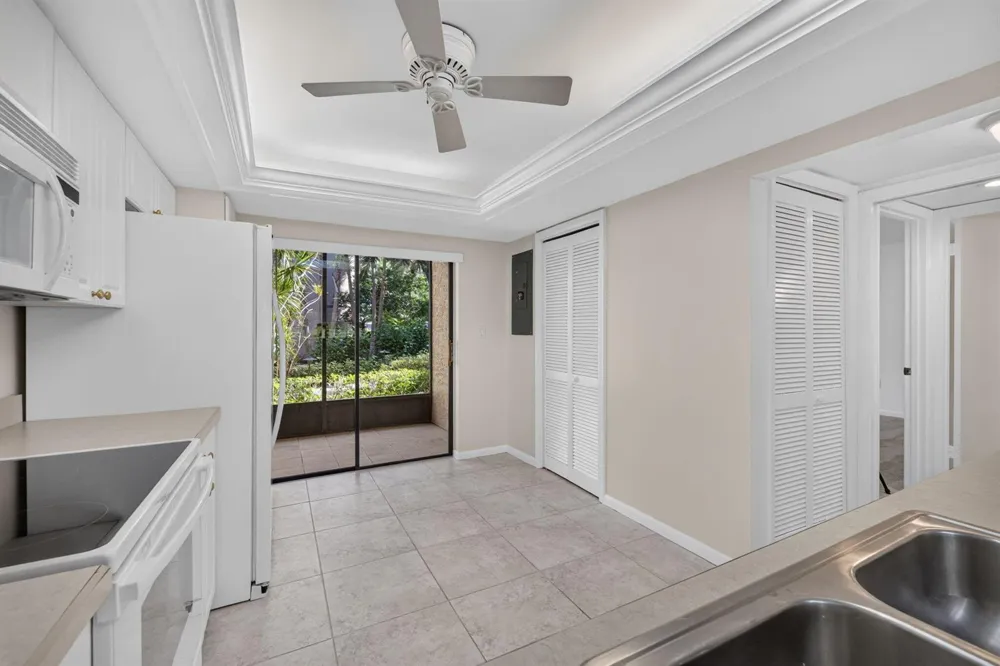 9460 Meadowood Drive #104 Fort Pierce, FL 34951