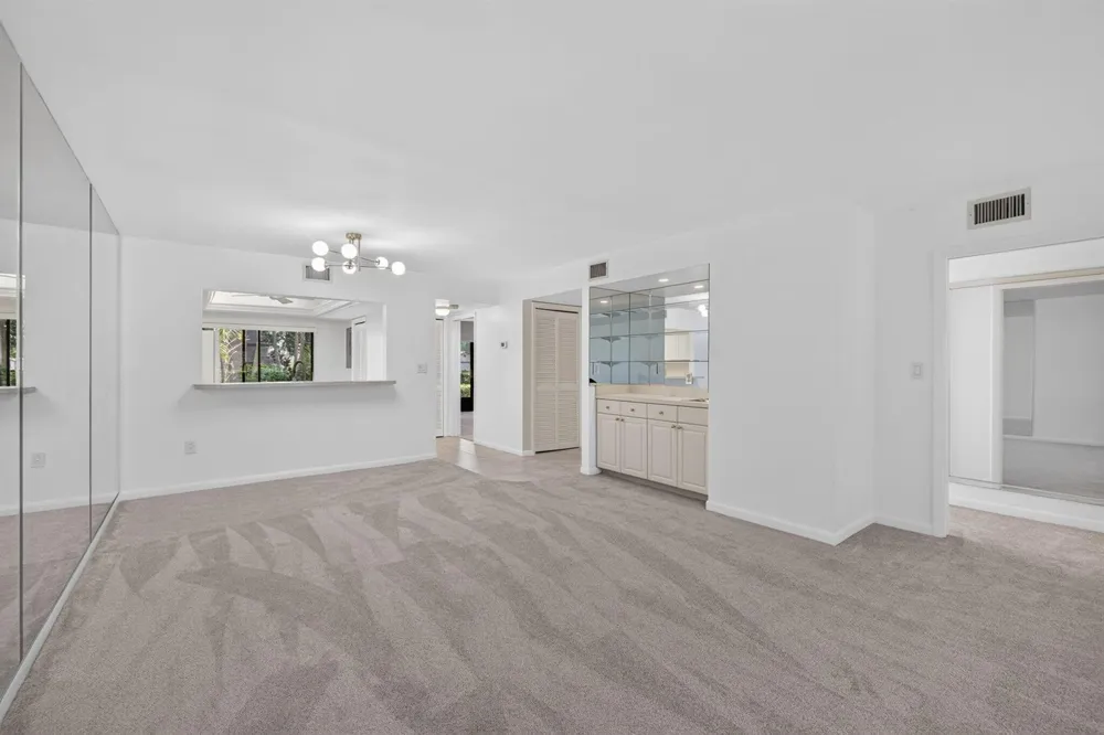 9460 Meadowood Drive #104 Fort Pierce, FL 34951