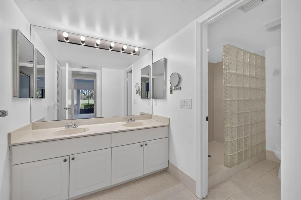 9460 Meadowood Drive #104 Fort Pierce, FL 34951