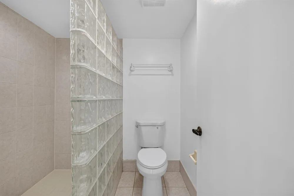 9460 Meadowood Drive #104 Fort Pierce, FL 34951