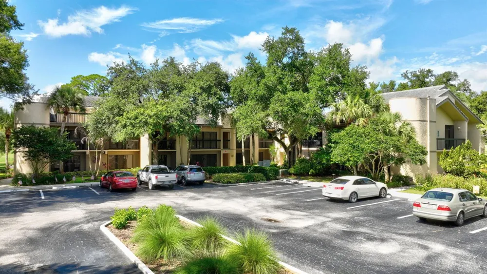 9460 Meadowood Drive #104 Fort Pierce, FL 34951