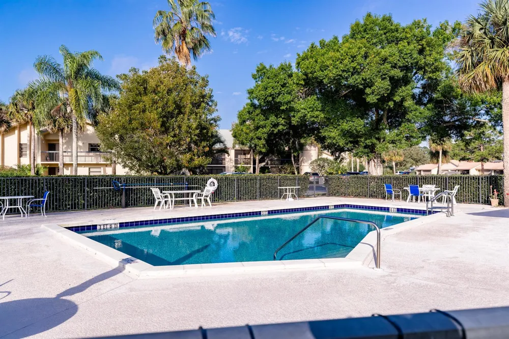 9460 Meadowood Drive #104 Fort Pierce, FL 34951