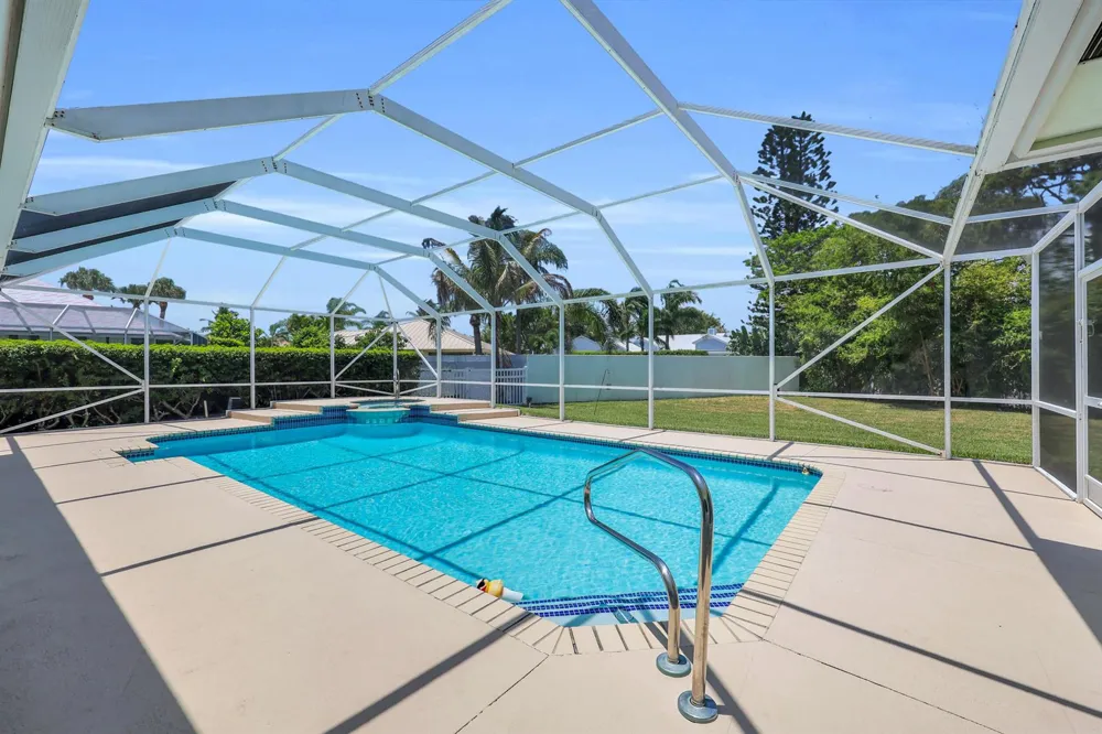 521 Cypress Circle Tequesta, FL 33469