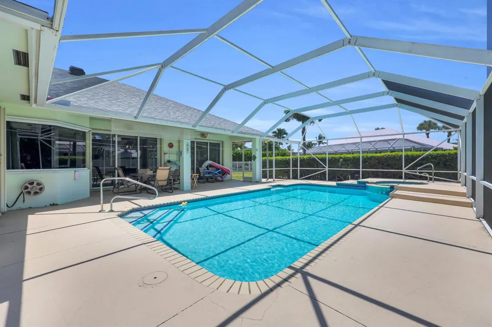 521 Cypress Circle Tequesta, FL 33469