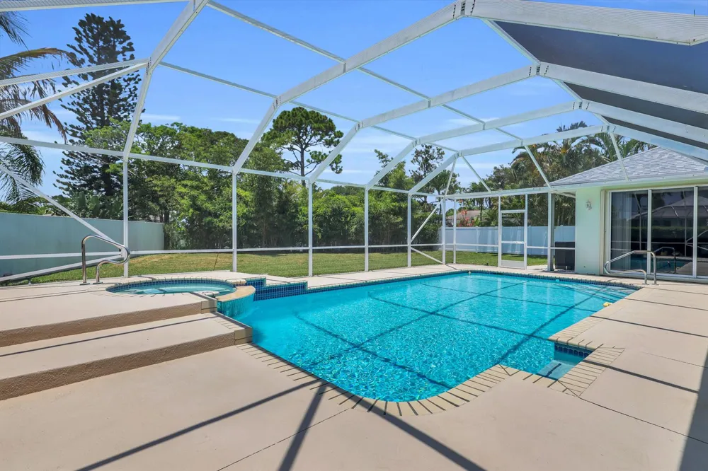 521 Cypress Circle Tequesta, FL 33469