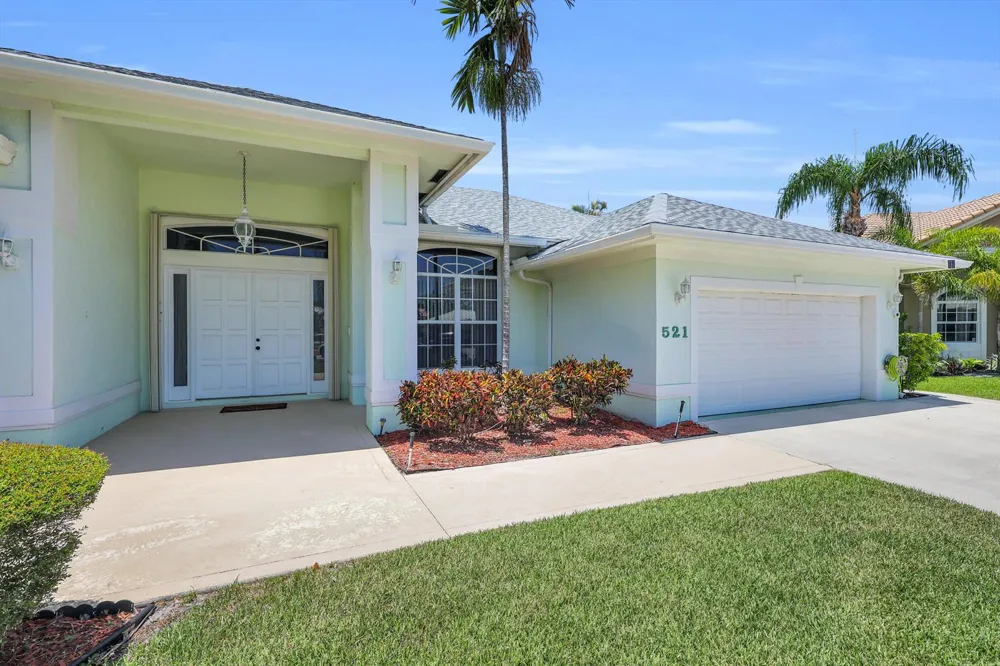 521 Cypress Circle Tequesta, FL 33469