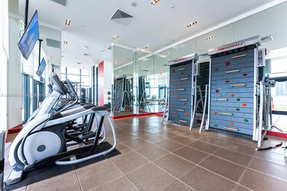 1600 NE 1st Ave #1814 Miami, FL 33132