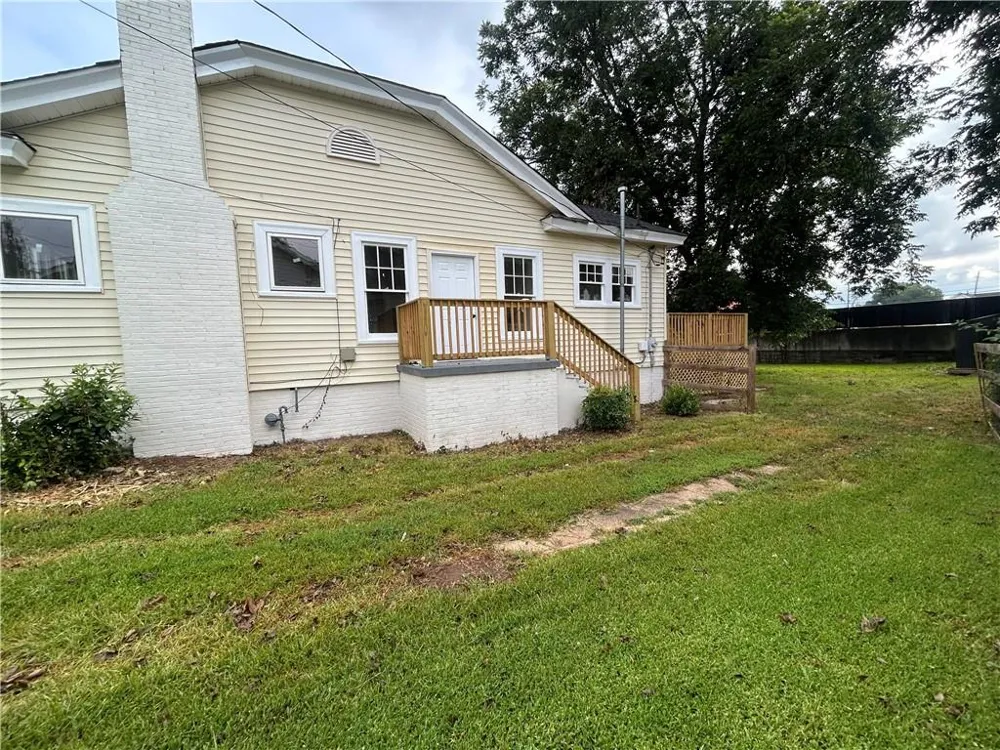 144 Marshall Street Cedartown, GA 30125