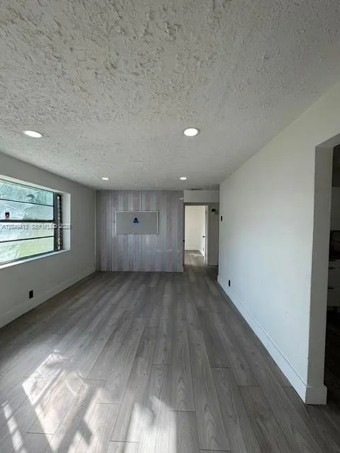 26 Virginia Rd West Park, FL 33023