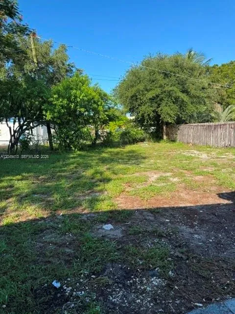 26 Virginia Rd West Park, FL 33023