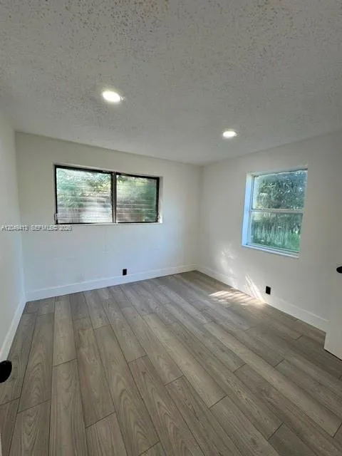 26 Virginia Rd West Park, FL 33023