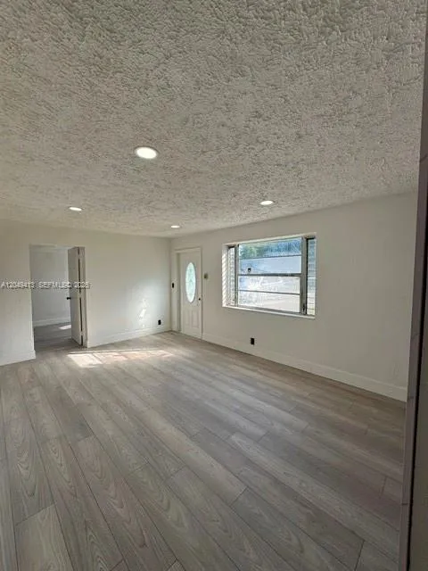 26 Virginia Rd West Park, FL 33023