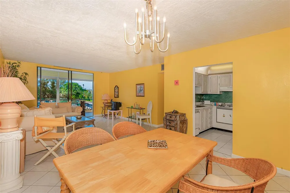 2861 Somerset Drive #317 Lauderdale Lakes, FL 33311