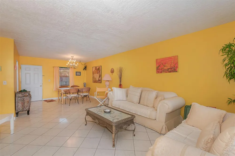 2861 Somerset Drive #317 Lauderdale Lakes, FL 33311