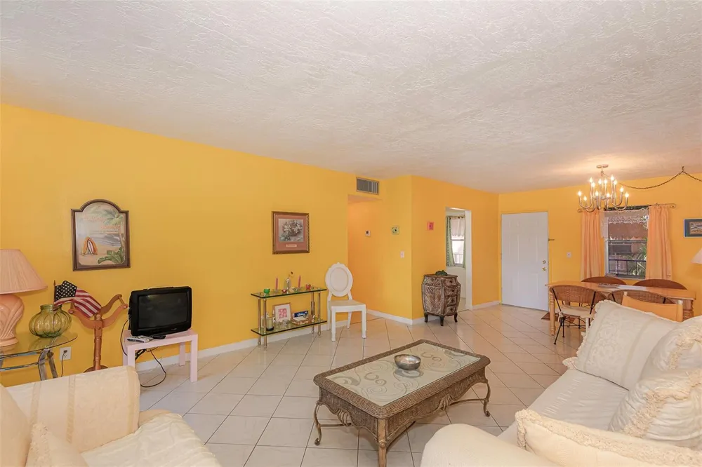 2861 Somerset Drive #317 Lauderdale Lakes, FL 33311