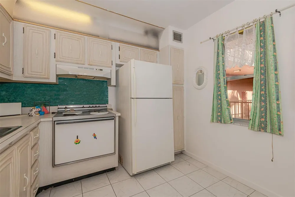 2861 Somerset Drive #317 Lauderdale Lakes, FL 33311