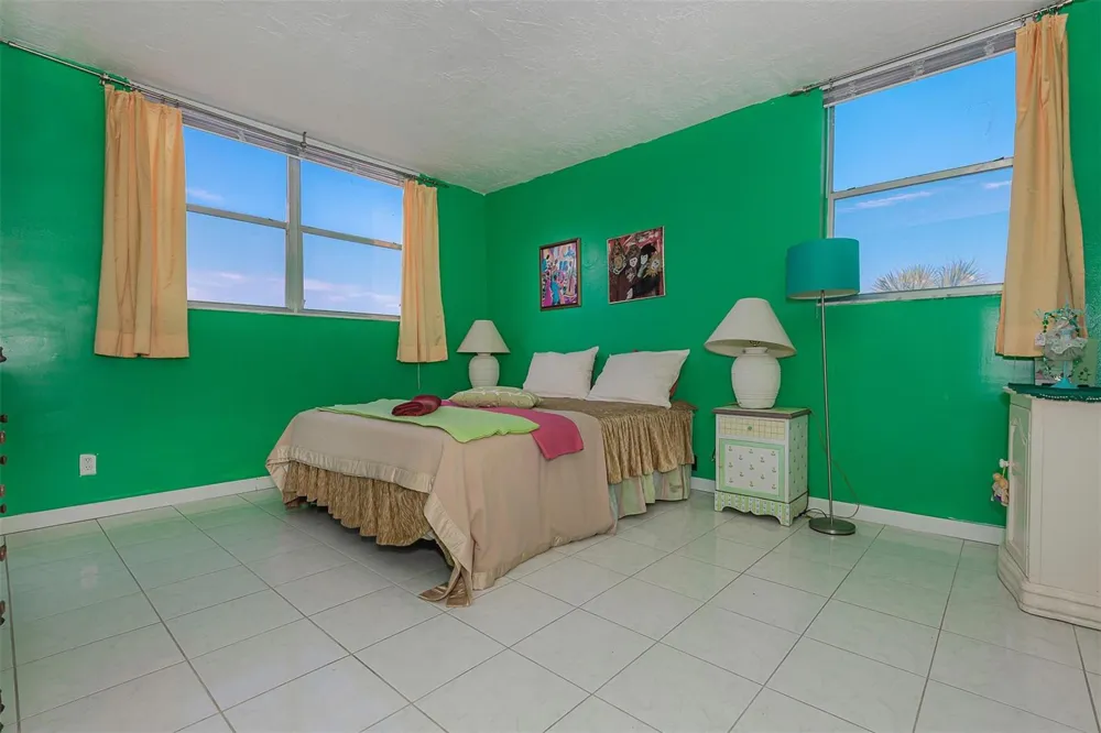 2861 Somerset Drive #317 Lauderdale Lakes, FL 33311