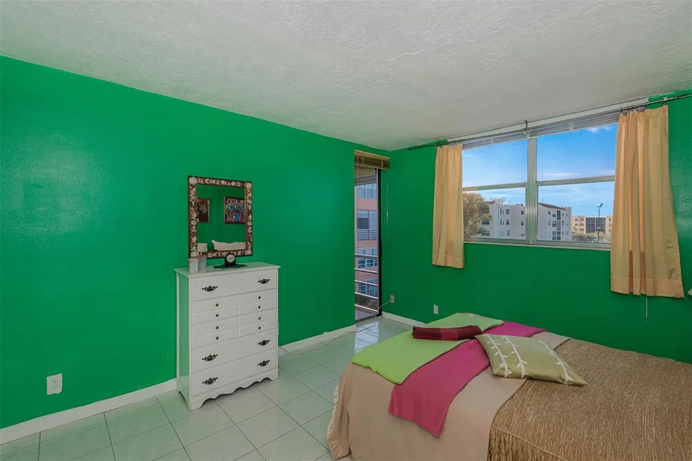 2861 Somerset Drive #317 Lauderdale Lakes, FL 33311