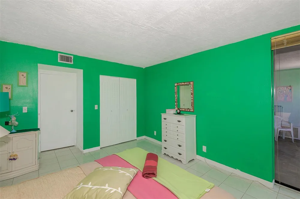 2861 Somerset Drive #317 Lauderdale Lakes, FL 33311