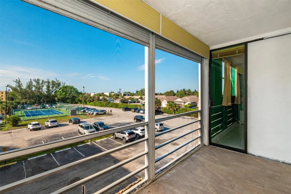 2861 Somerset Drive #317 Lauderdale Lakes, FL 33311