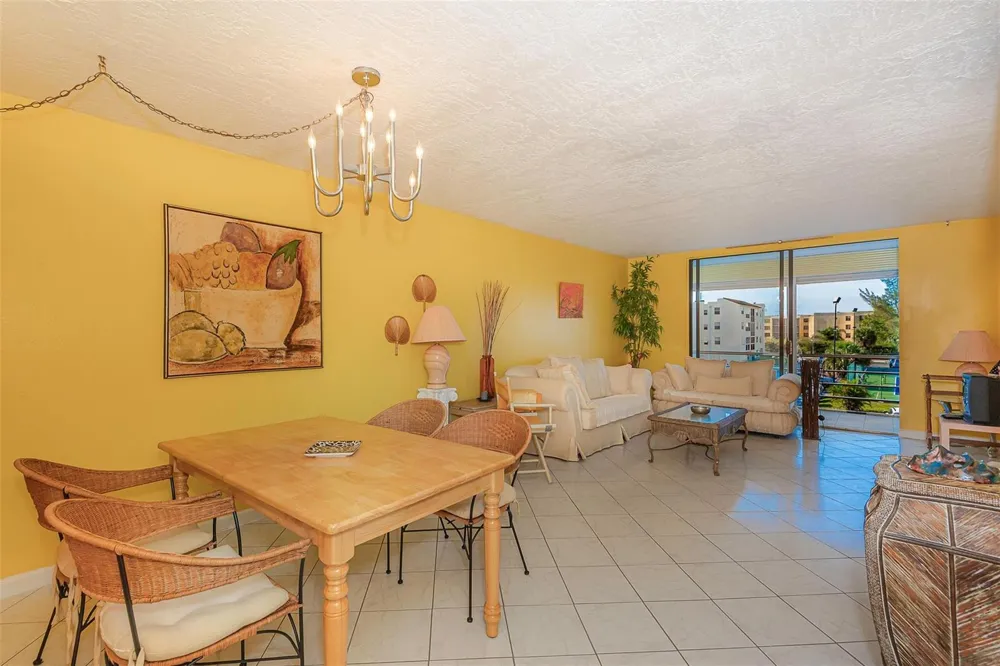 2861 Somerset Drive #317 Lauderdale Lakes, FL 33311