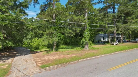 2420 Grandview Drive NE