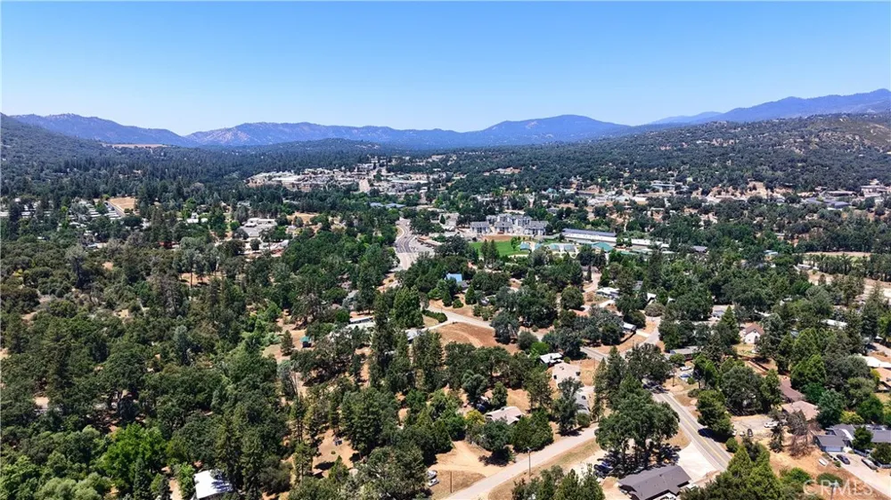 39597 Evergreen Oakhurst, CA 93644