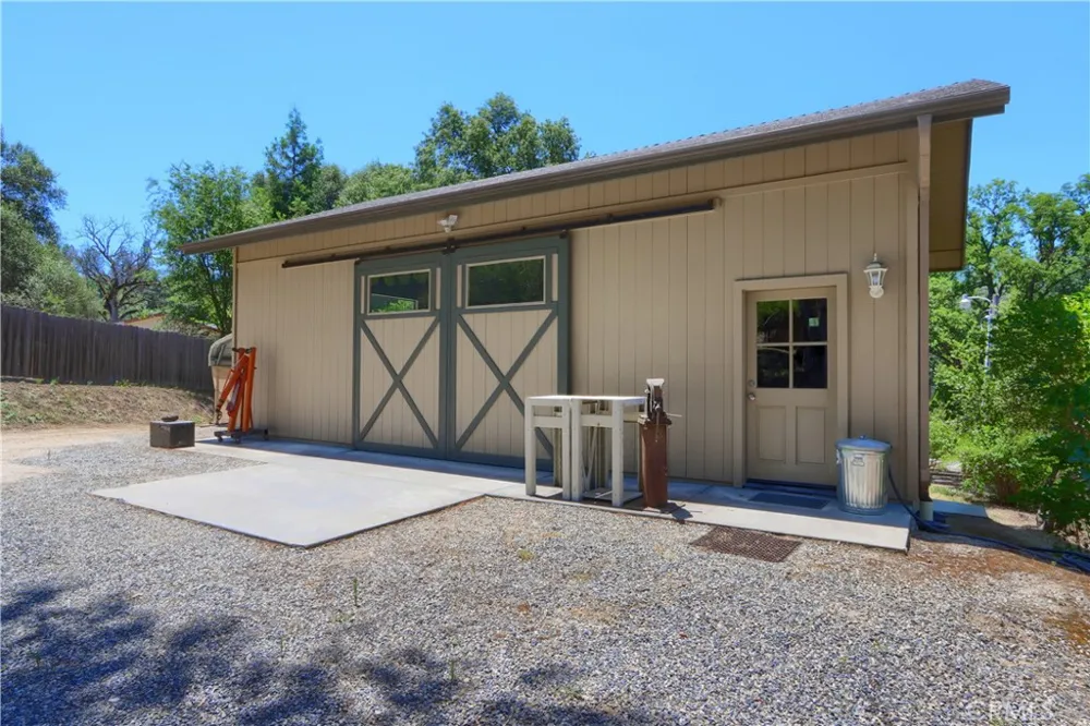 39597 Evergreen Oakhurst, CA 93644