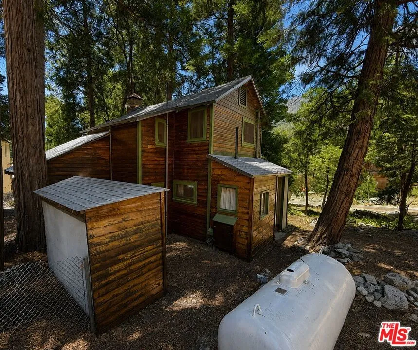 41471 Valley Of The Falls Drive Forest Falls, CA 92339