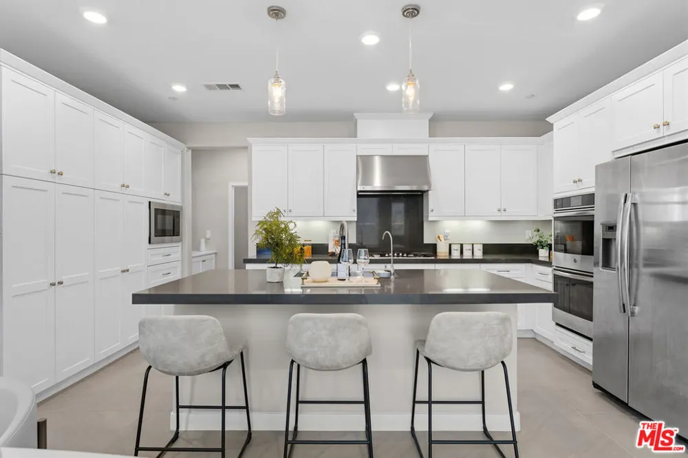 41 Savannah Court Pomona, CA 91766