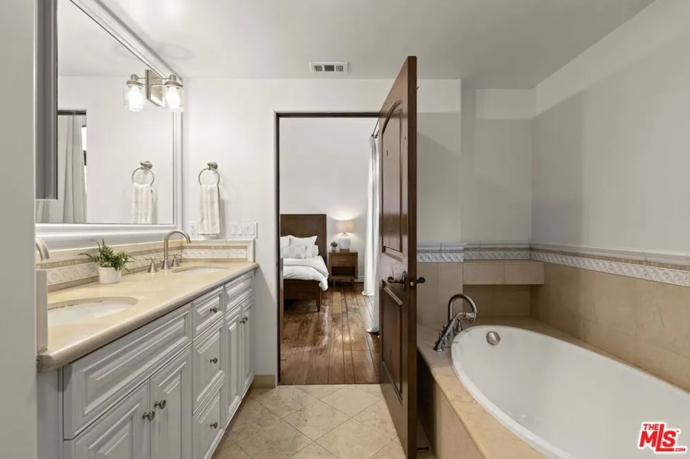 908 17th Street #4 Santa Monica, CA 90403