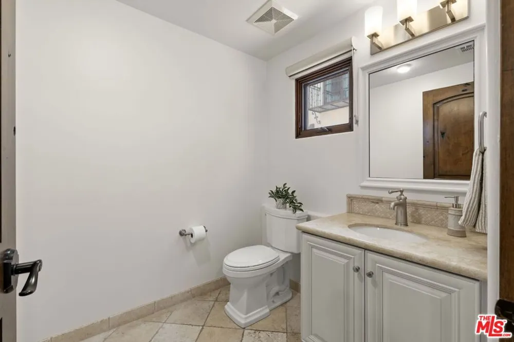 908 17th Street #4 Santa Monica, CA 90403