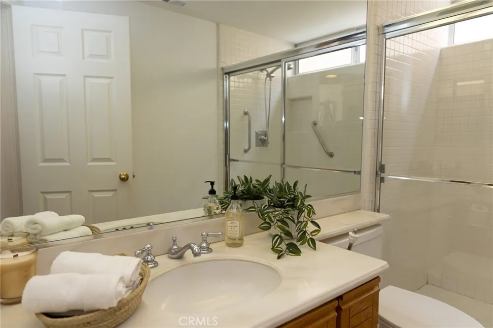 13382 S Presidio Tustin, CA 92782