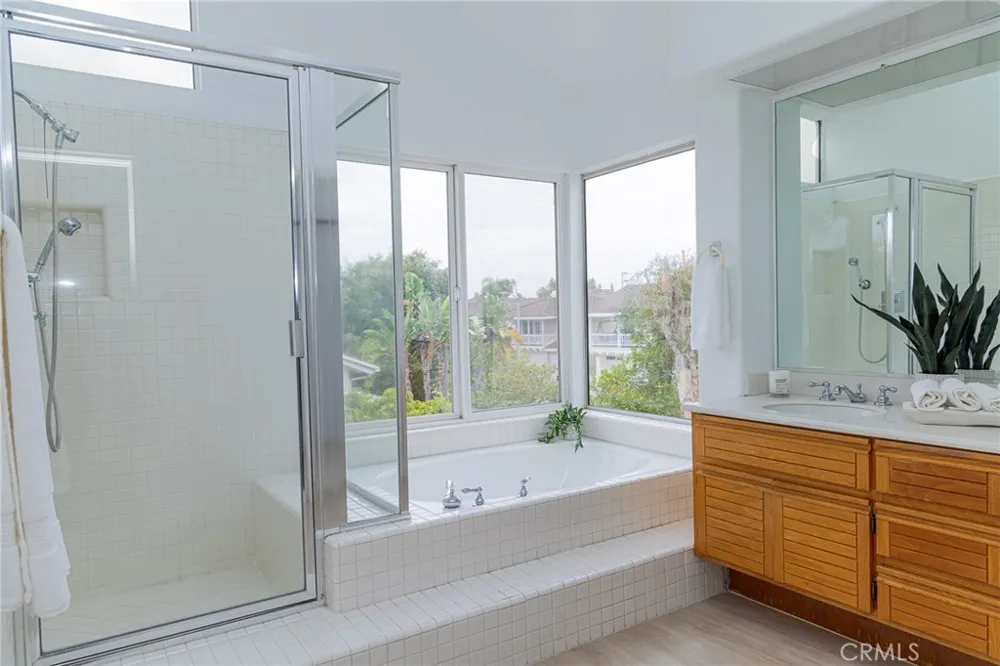 13382 S Presidio Tustin, CA 92782