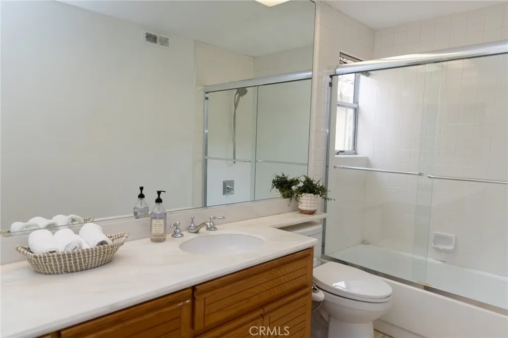 13382 S Presidio Tustin, CA 92782