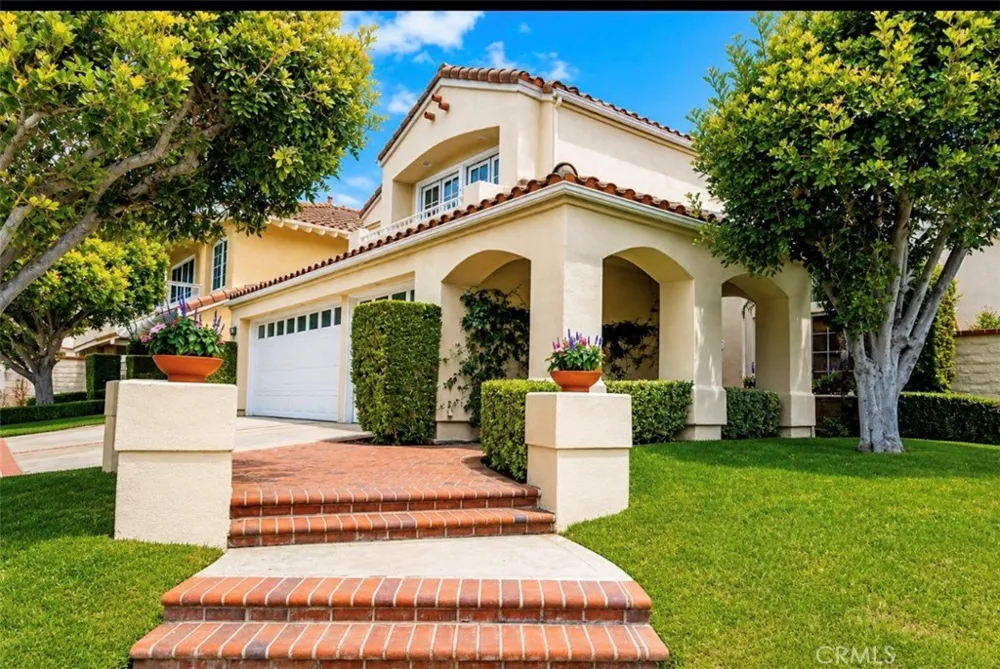 13382 S Presidio Tustin, CA 92782