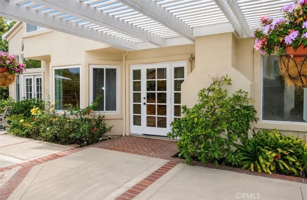 13382 S Presidio Tustin, CA 92782