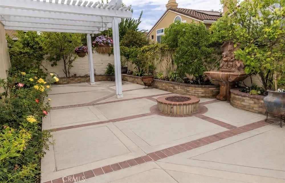 13382 S Presidio Tustin, CA 92782