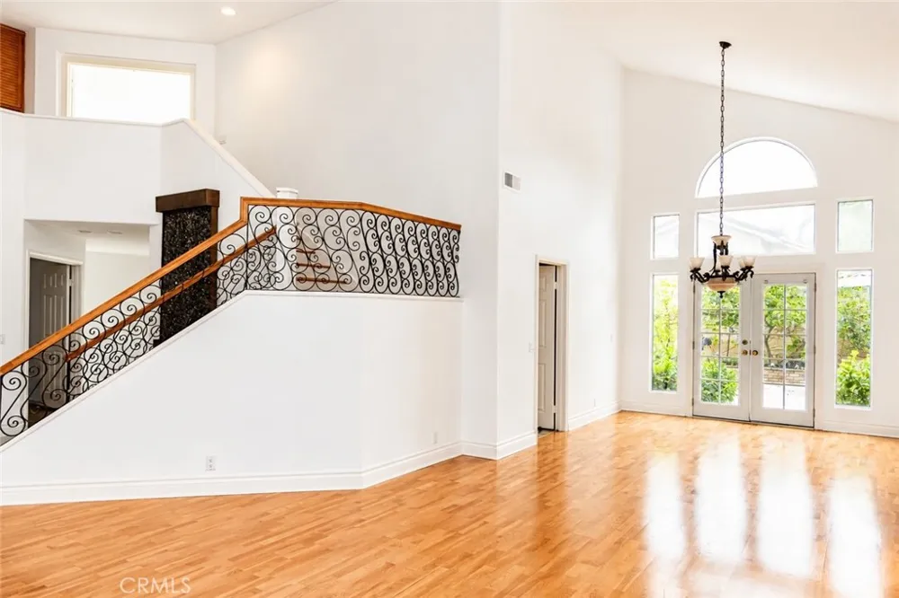 13382 S Presidio Tustin, CA 92782