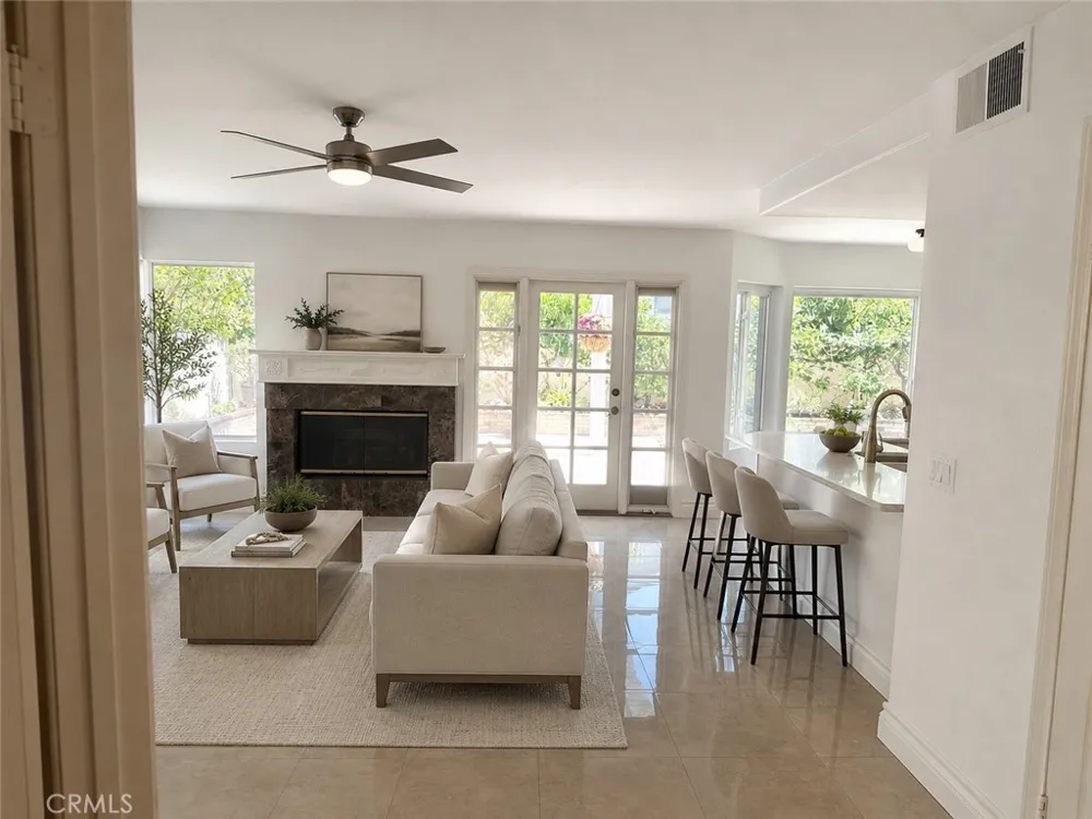 13382 S Presidio Tustin, CA 92782