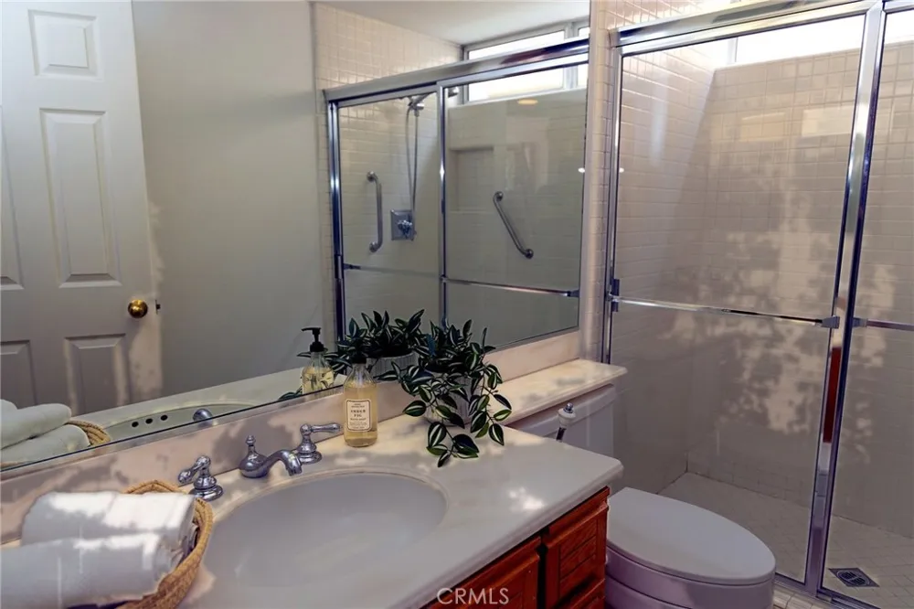 13382 S Presidio Tustin, CA 92782