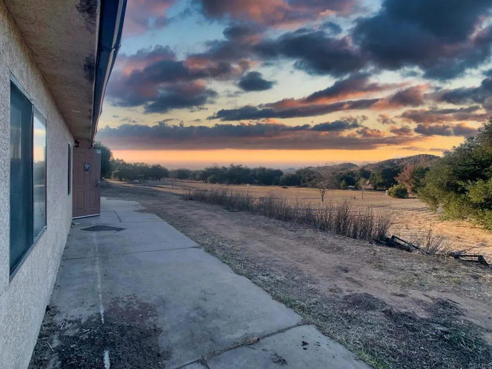 24352 Featherstone Canyon Rd Lakeside, CA 92040