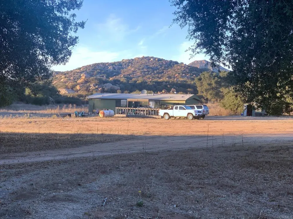 24352 Featherstone Canyon Rd Lakeside, CA 92040