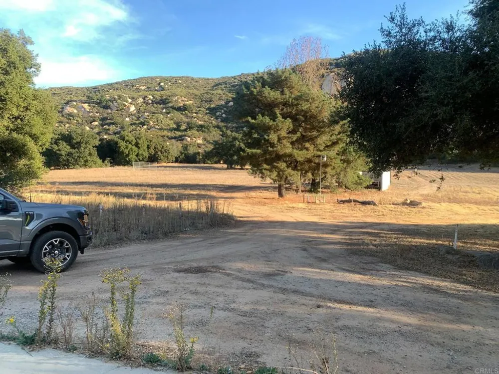 24352 Featherstone Canyon Rd Lakeside, CA 92040