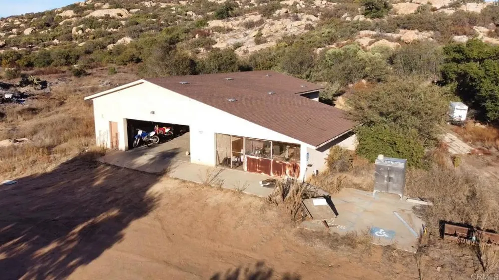 24352 Featherstone Canyon Rd Lakeside, CA 92040